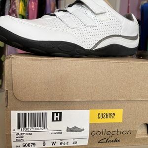 Clarks Shoes Size 9 Wide